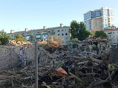 Украинская ракета ударила по жилым домам в Белгороде