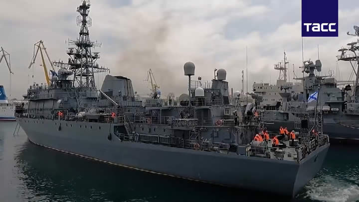The left side of the ship Ivan Khurs without damage
