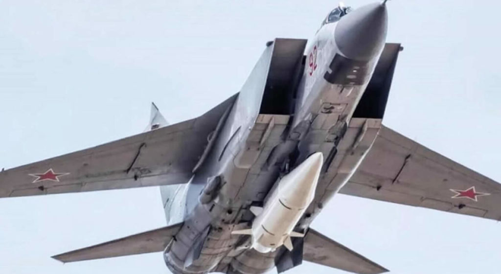MiG 31 with the Kinzhal hypersonic missile