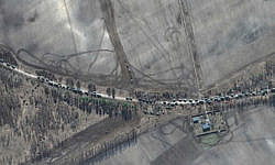 A huge column of Russian armored vehicles stopped on the approach to Kiev