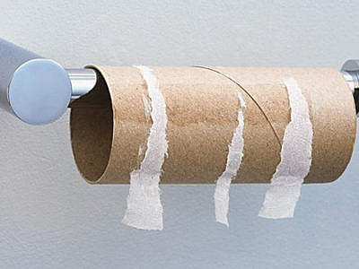 Школьница съела два рулона туалетной бумаги