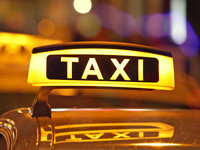 Службы заказа такси будут передавать данные о клиентах в ФСБ